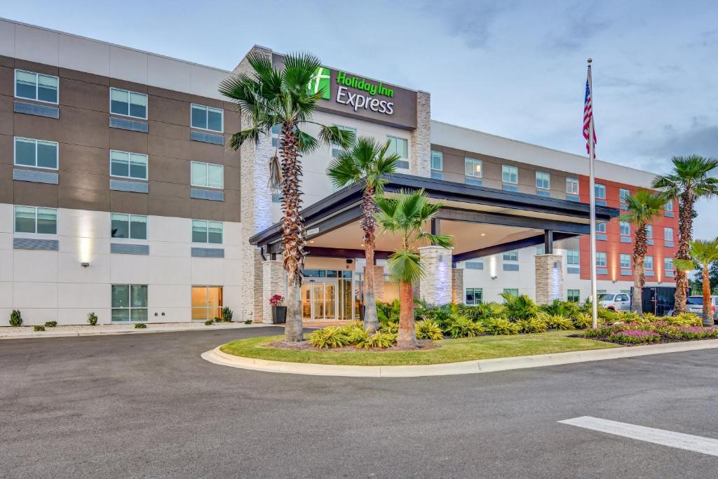 Holiday Inn Express - Fort Walton Beach Central an IHG Hotel Main image 1